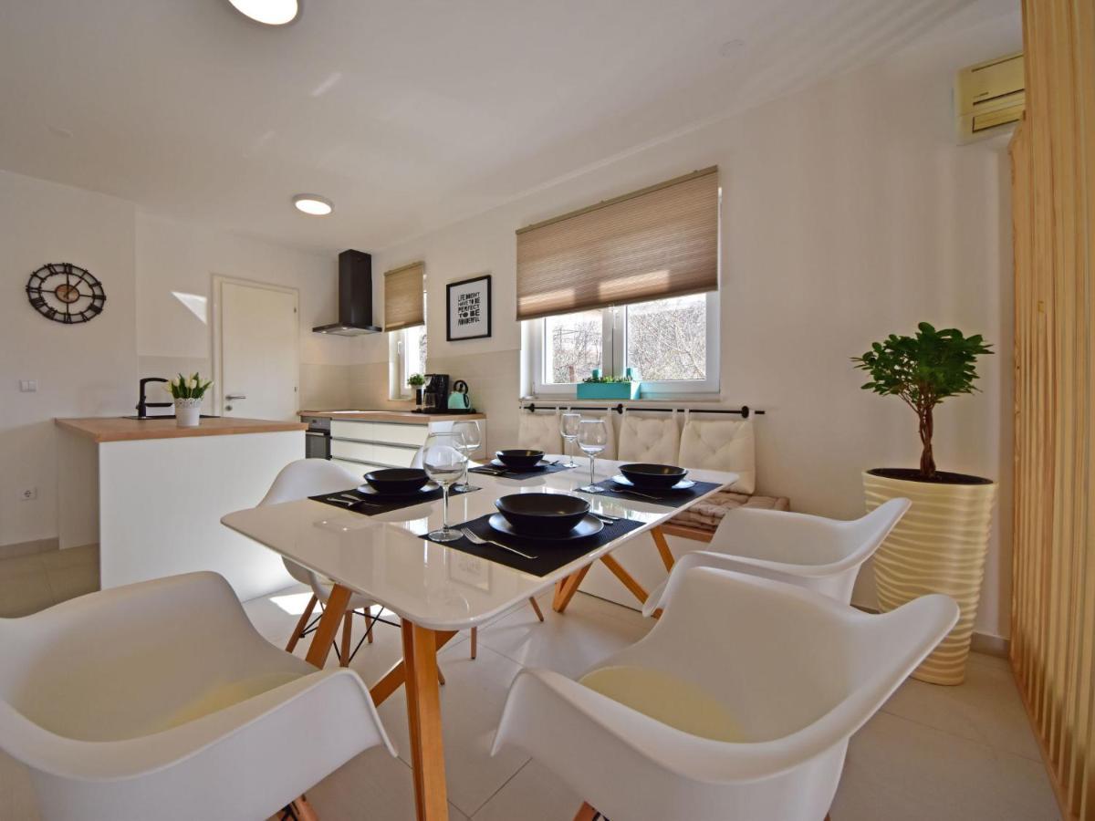 Apartment Cvit 2 By Interhome Кленовица Екстериор снимка
